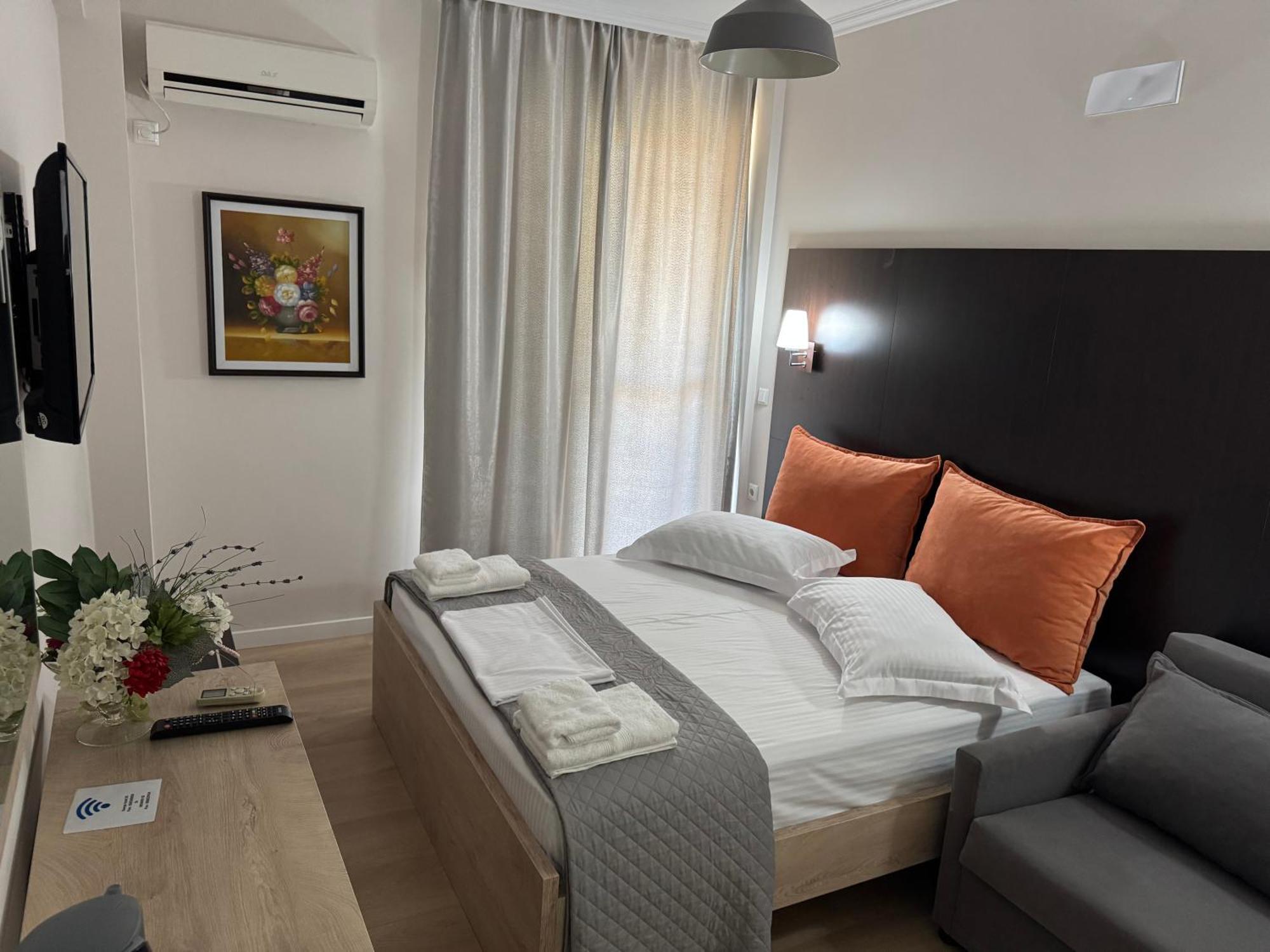 George Hotel Rooms&Suites Himarë Exterior foto